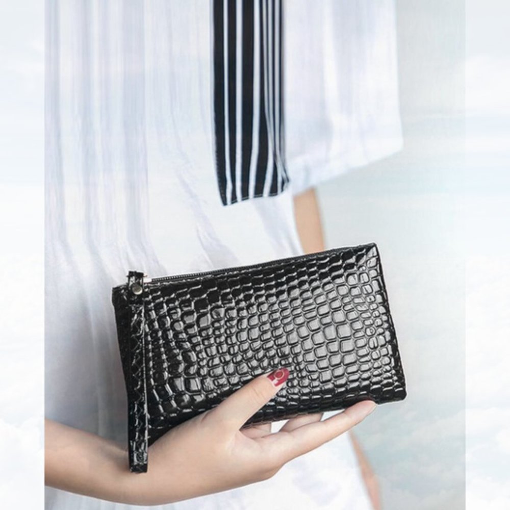 New Leather Crocodile Embossed Purse Black 88